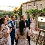 Location photobooth mariage Bouches-du-Rhone - reception elegante dans un mas provencal avec borne photo